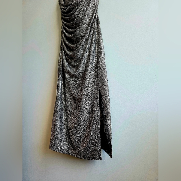 Le Château - NWT Elegant Metallic Draped Dress - Size Medium - Picture 5 of 5
